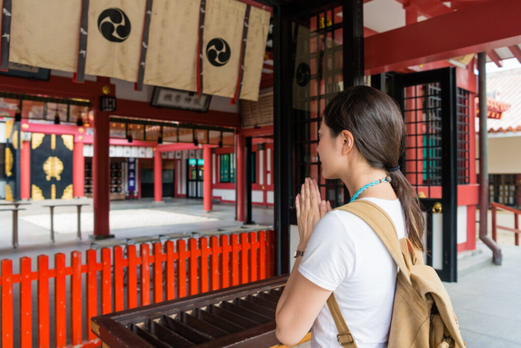 縁切り神社があるように縁切りパワーストーンがある！？　悪縁を断ち切ってくれる天然石　神社をご紹介！