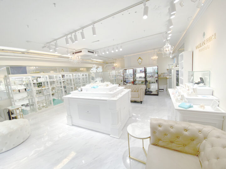 表参道店内2024-02.jpg